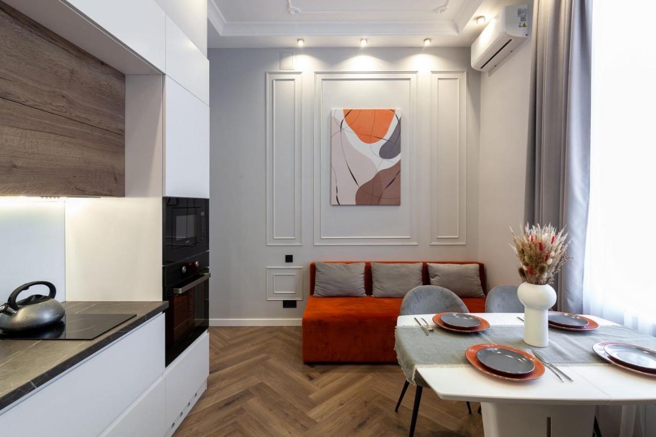Кості Левицького 11 Lviv Exterior photo